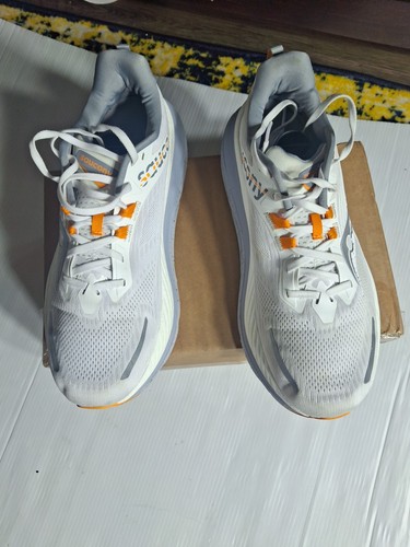 Saucony hurricane mens 5 - 24, 11.5