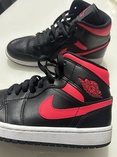 Jordan 1 Mid Black Siren Red