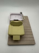 SYLVANIAN FAMILIES - BEAUTY SALON SPARES - RECLINING CHAIR & WASH BASIN - GC