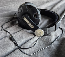 Sennheiser HD 215  Over-Ear
