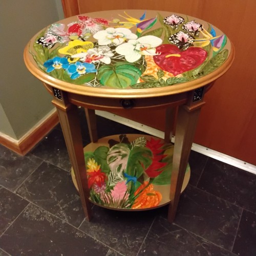 Beautiful hand painted table - painted,
