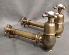  BRASS GLOBE TAPS RECLAIMED &