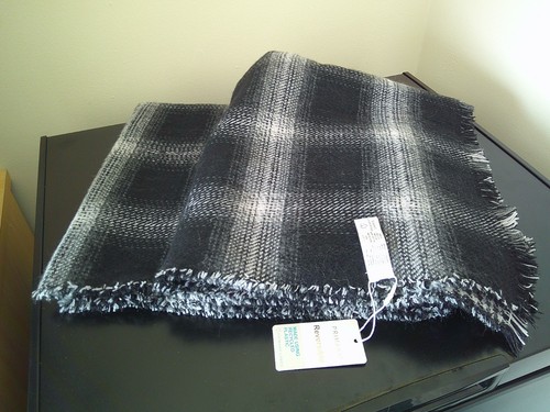 New unused ladies shawl - new,