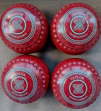 Thomas Taylor International Lawn Bowls Size 3 With Carrier.  Amazing Condition