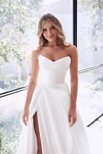 Mariana Hardwick Chantelle