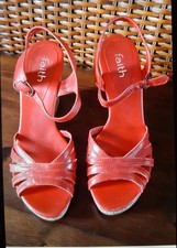 Vintage Original Faith Red