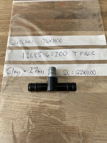 Suzuki carburettor piece - t,