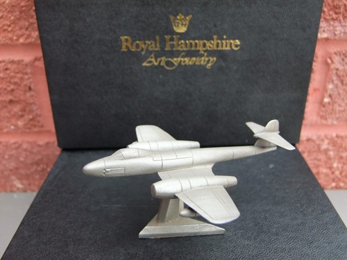 Gloster meteor pewter model - gloster,