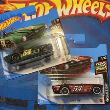 Hot Wheels Triumph TR6 - Both