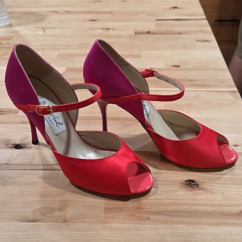Comme faut red - comme,
