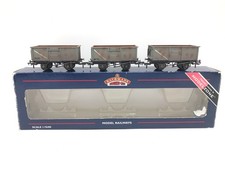 Bachmann ModelZone OO WEATHERED Set of BR Grey Steel Mineral Wagons 37-225X