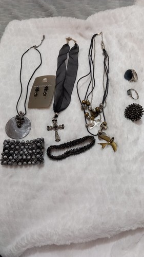 Various costume jewellery - , 9+