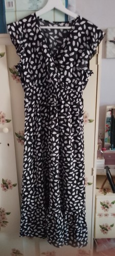 Black with white - (#7).,