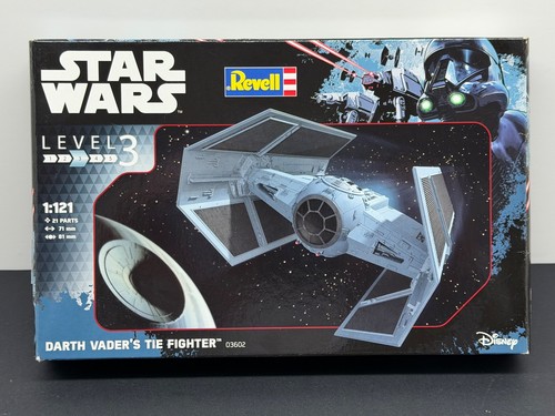 Revell 121 star - 1:121,