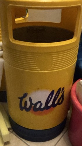 Walls ice cream yellow - cream,