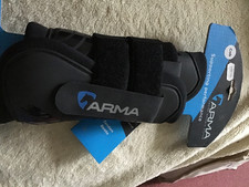 Shires arma tendon boots -