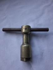 Large vintage brass T bar