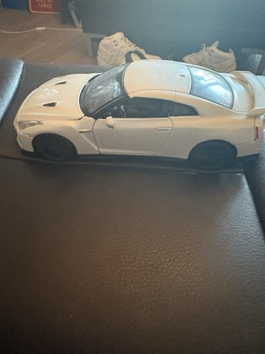 Nissan white 2017 r35 3 - gt-r,
