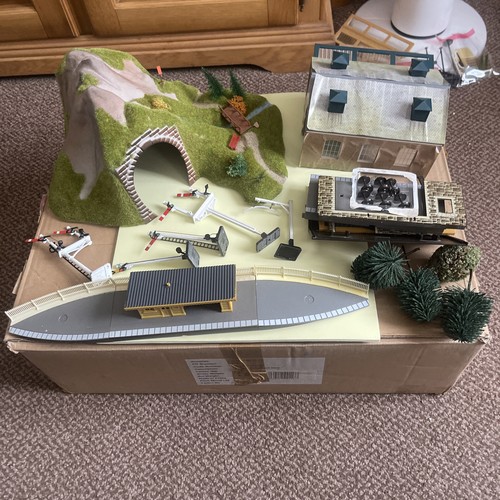 Hornby buildings tunnel - hornby,