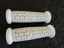 GENUINE GT HANDLEBAR GRIPS