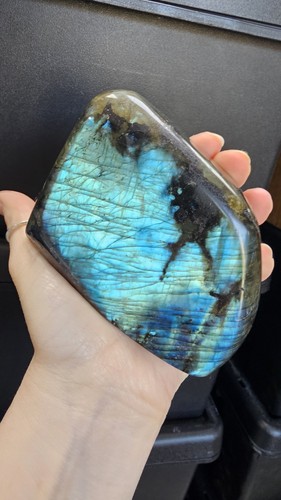Large labradorite crystal - x,