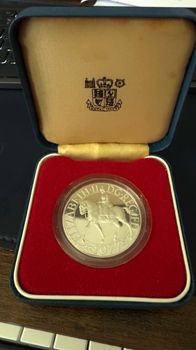 1977 royal mint queen - royal,