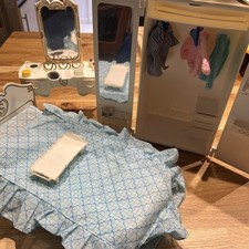 Sindy Bed, Wardrobe, dressing