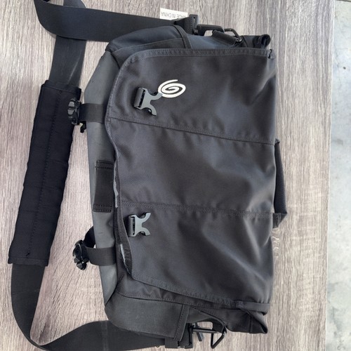 Timbuk2 black messenger laptop - messenger,