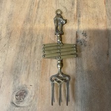 Brass Extending Scary Cat Toasting Fork.