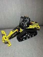 LEGO TECHNIC: Tracked Loader (42094)