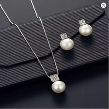 Simulated Pearl Boxed Setting