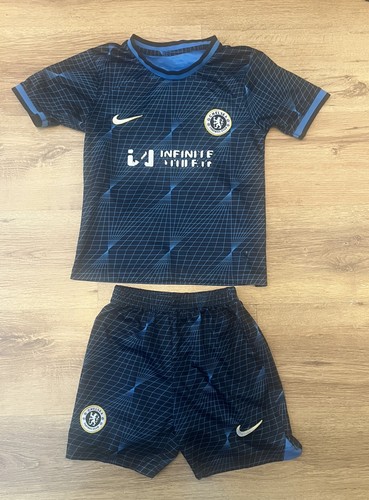 Chelsea years football kit - 6-7,