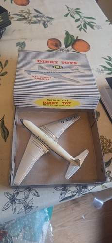 Dinky 702 comet airliner - 702,