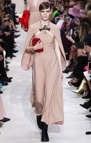 Valentino runway cape effect - valentino,