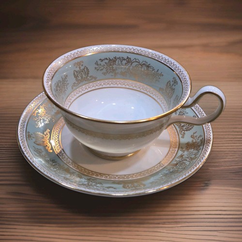 Wedgewood bone china - china, gold