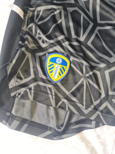 Leeds united adidas shorts - united,