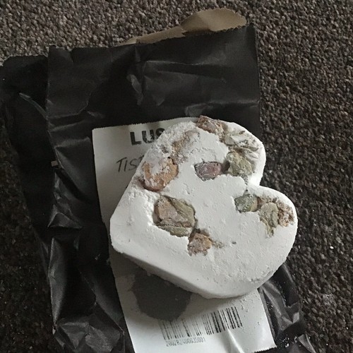 Lush bath bomb - bath,