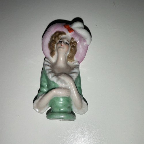 Beautiful vintage hand - beautiful, 2”