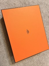 Hermes empty box32.5 x 25.5 x 8.5 cm with tissue 