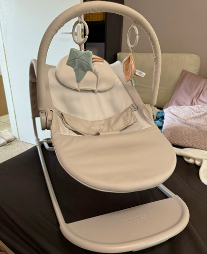 Mamas papas bouncing chair - &,