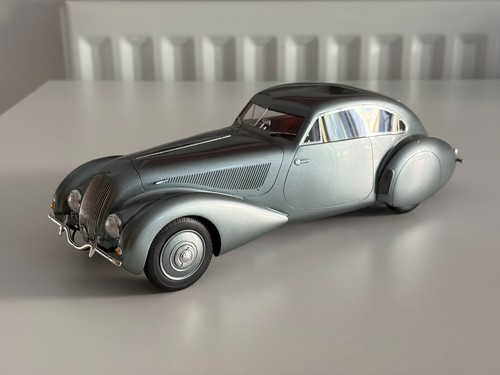 Minichamps first class - first,