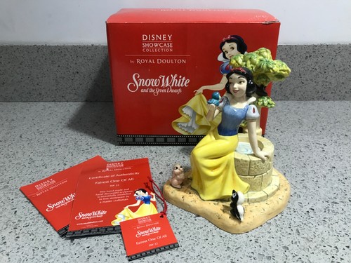 Disney showcase royal - by,