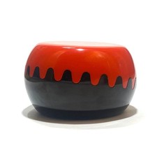 Red black okm clam ashtray - red,