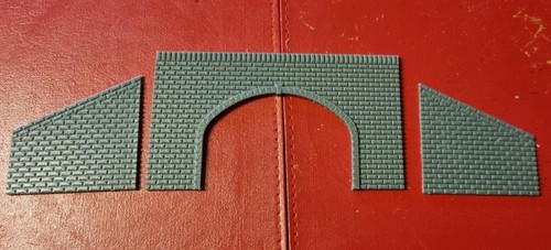Gauge tunnel portal with or - tt,