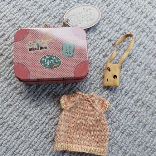 Maileg knitted dress bag - knitted,