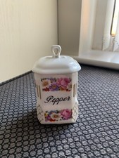 VINTAGE VICTORIA CHINA