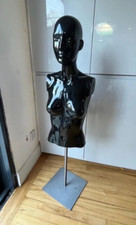 HALF FORM FEMALE MANNEQUIN DISPLAY DUMMY TORSO & HEAD ON STAND BLACK NO ARMS