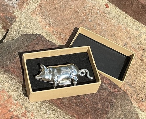 Vintage style silver tone - style, pig