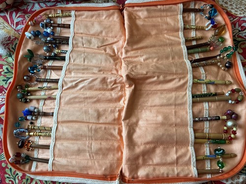 Zipped case containing - containing, 30