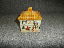 VINTAGE JAPANESE MARUHON WARE 'YE KINGS HEAD' WITH HUNTING SCENE LIDDED POT